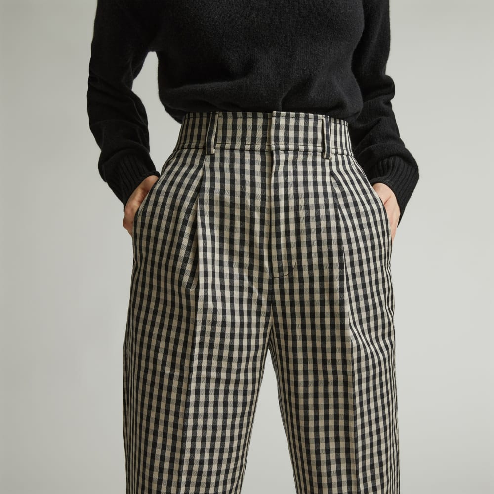 The Draper Tapered Pant in Buttersmooth | Khaki / Black - Image 4