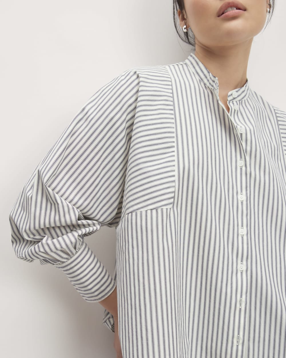 The Oversized Raglan Shirt | Bone / Navy - Image 4