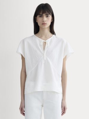 The Keyhole Top | Bone
