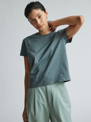 The Box-Cut Tee in Essential Cotton | Green Balsam | No Pocket