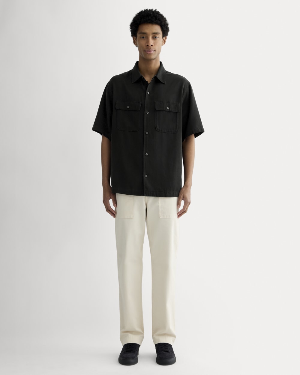 The Relaxed Utility Shirt in Buttersoft | Black - Image 3