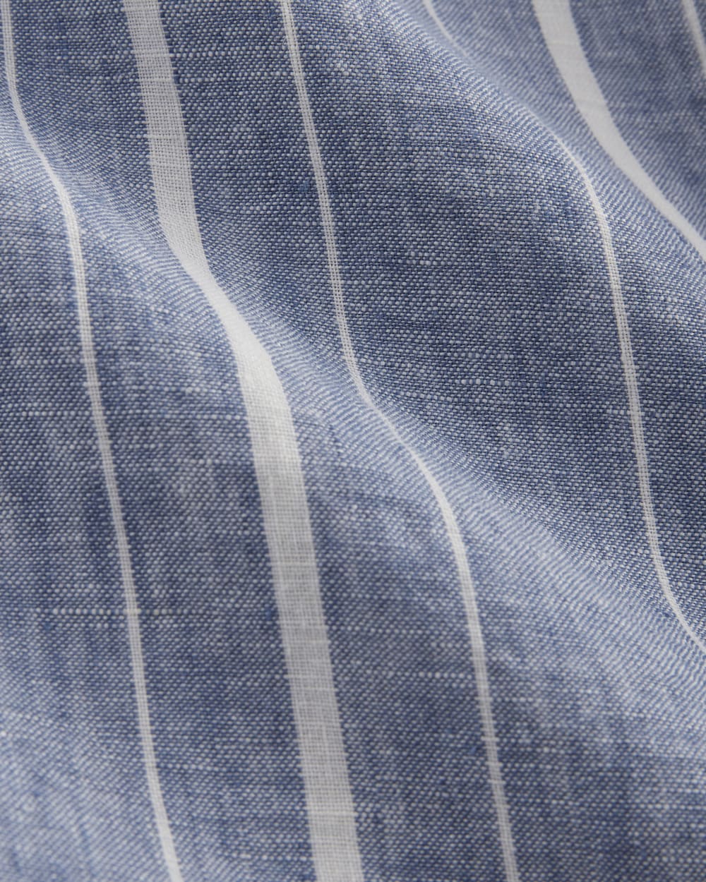 The Resort Shirt in Linen | Dutch Blue / Bone - Image 6