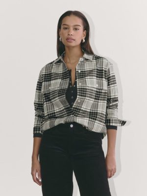 The Boyfriend Shirt in Flannel | Light Heather Oat / Black