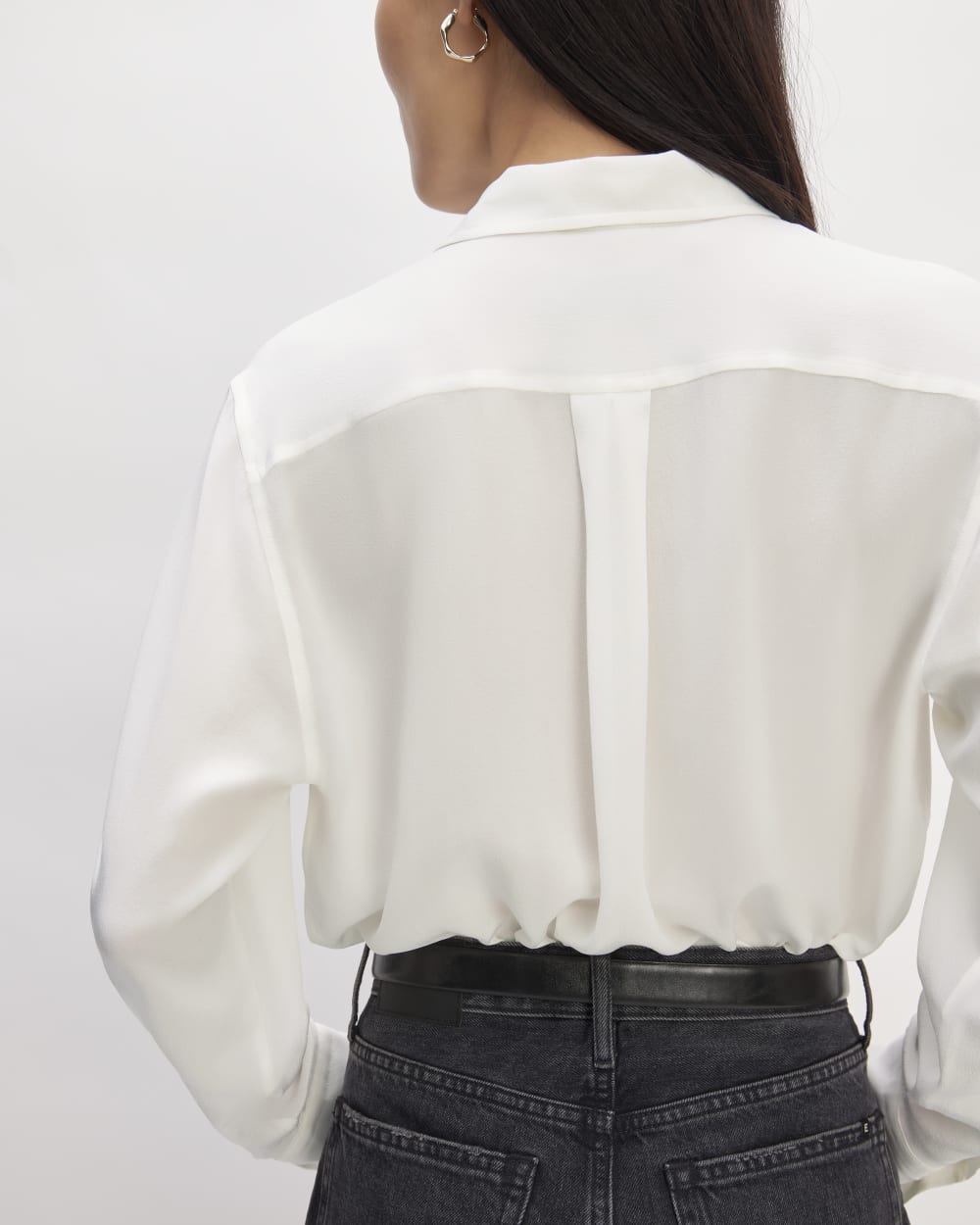 The Utility Shirt in Washable Silk | Off-White - Image 5