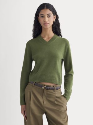 Cashmere Cropped High-V Sweater | Forest Green