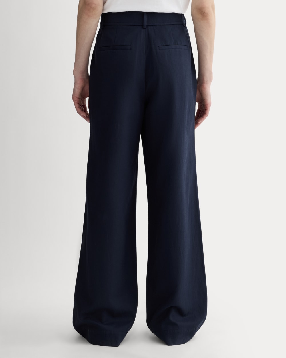 The Draper Pleated Pant in Buttersmooth | Navy | 32 Inseam - Image 5
