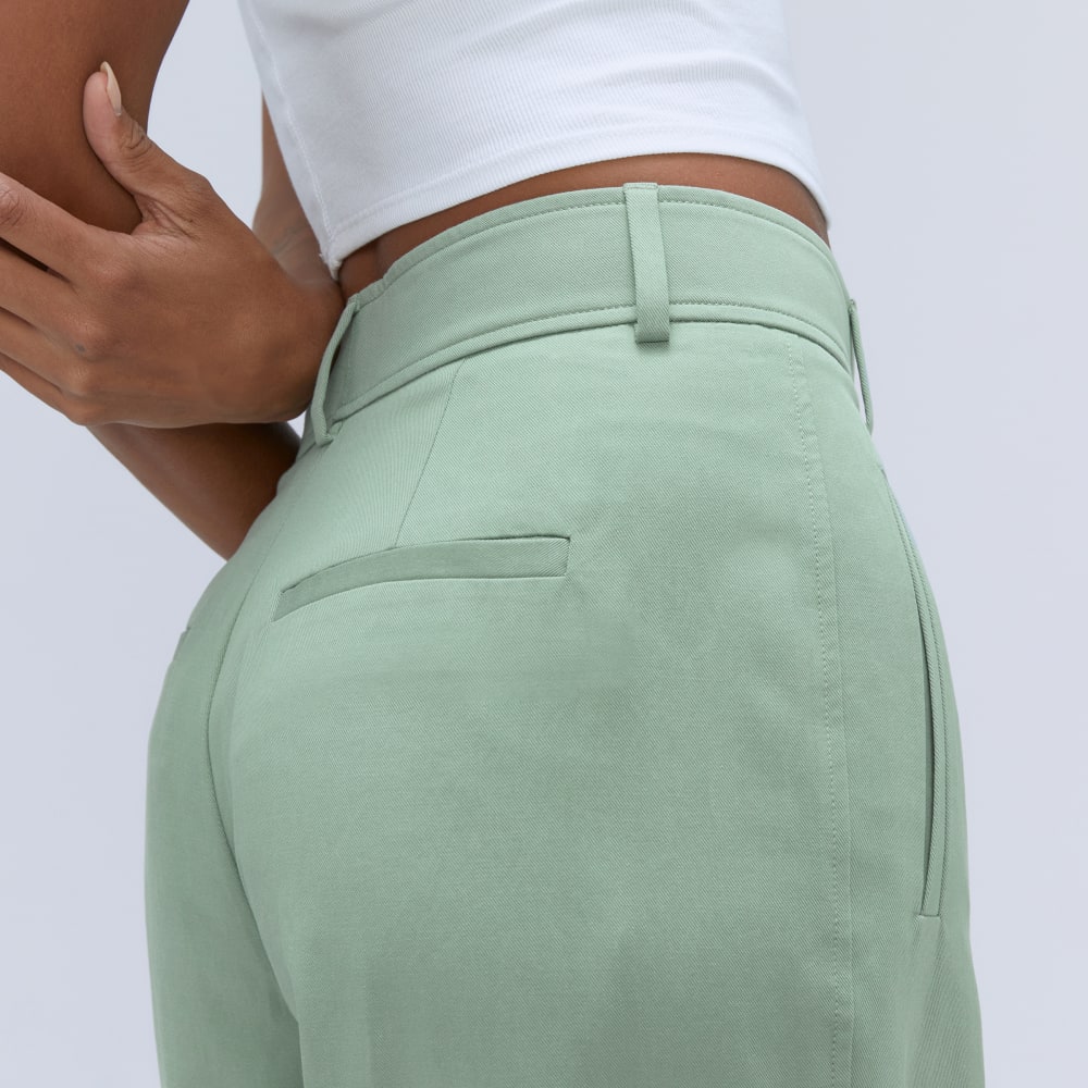The Draper Pleated Pant in Buttersmooth | Lily Pad | 32 Inseam - Image 6