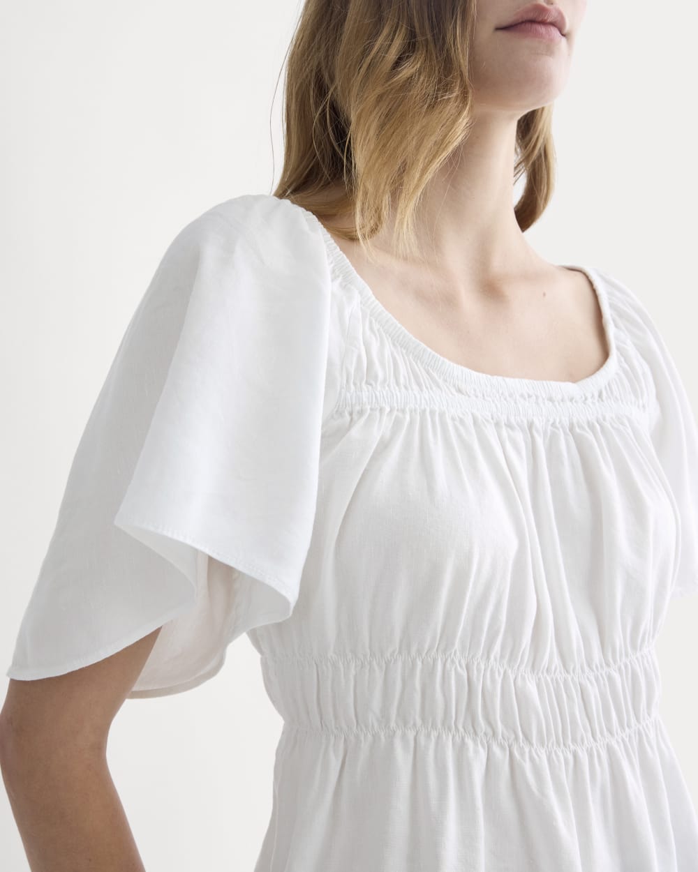 The Flutter-Sleeve Top in Stretch Linen | White - Image 3