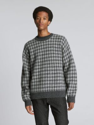 The Alpaca Crew | Light Heather Grey / Dark Charcoal Buffalo Check