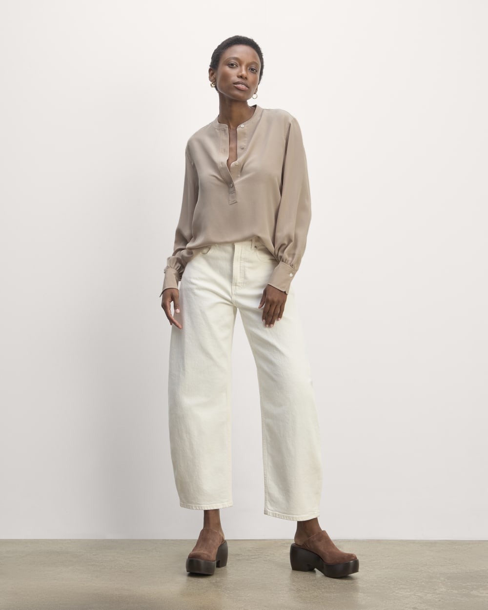 The Henley Shirt in Washable Silk | Burnt Sugar - Image 3