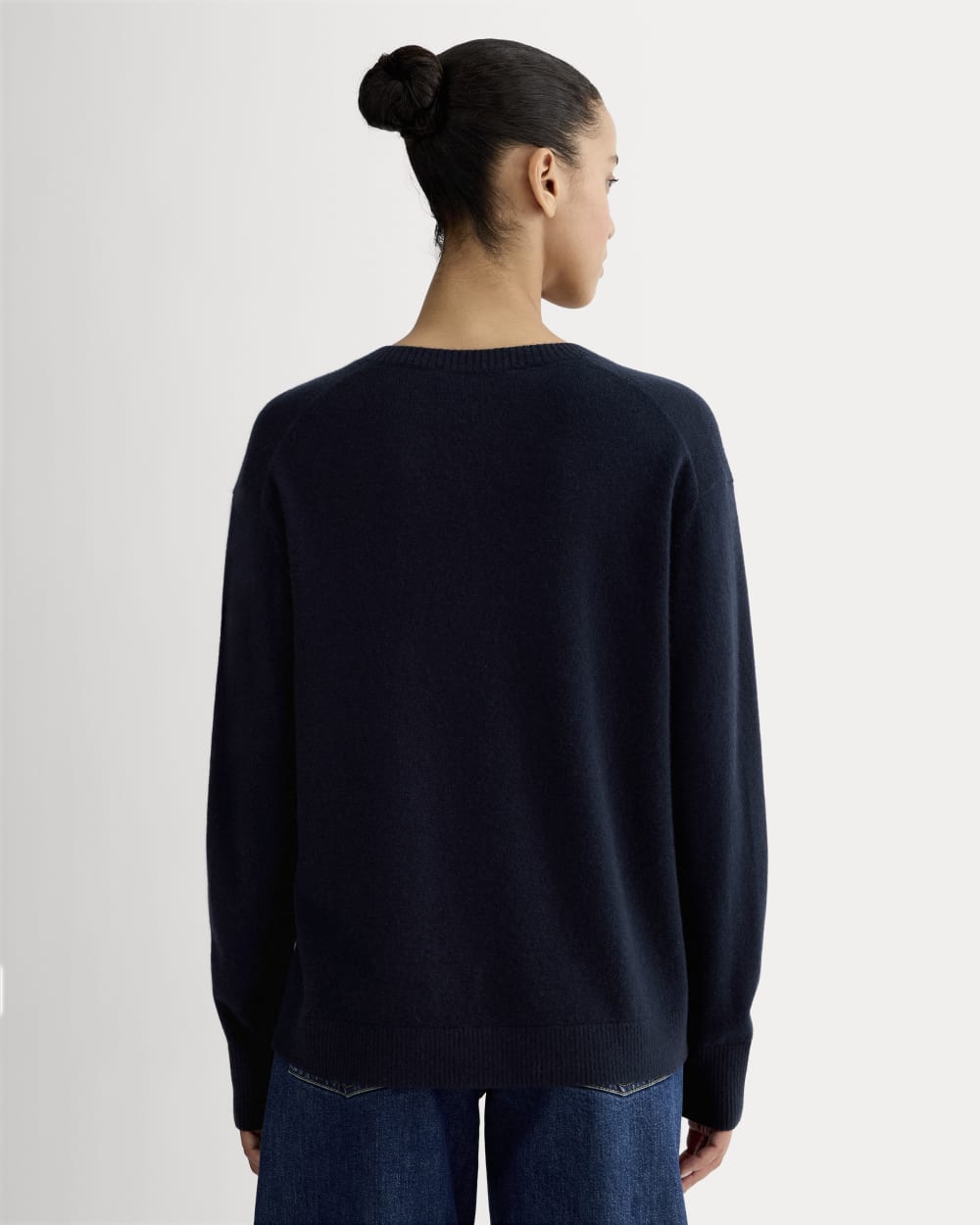 The Classic V in Cashmere | Navy - Image 5