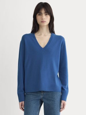 The Classic V in Cashmere | Classic Blue