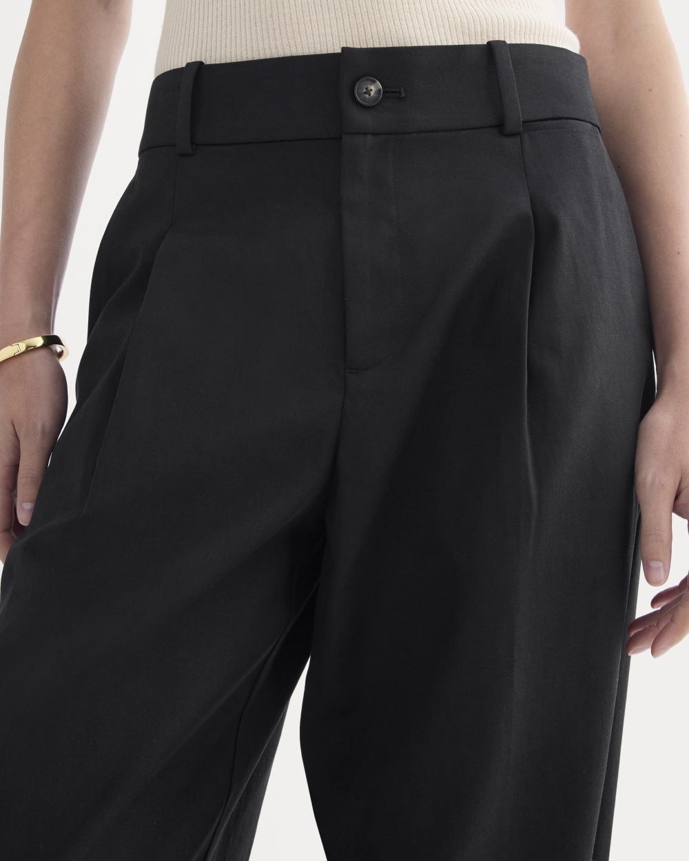 Wide-Leg Trouser in Buttersmooth | Black | 32 Inseam - Image 4