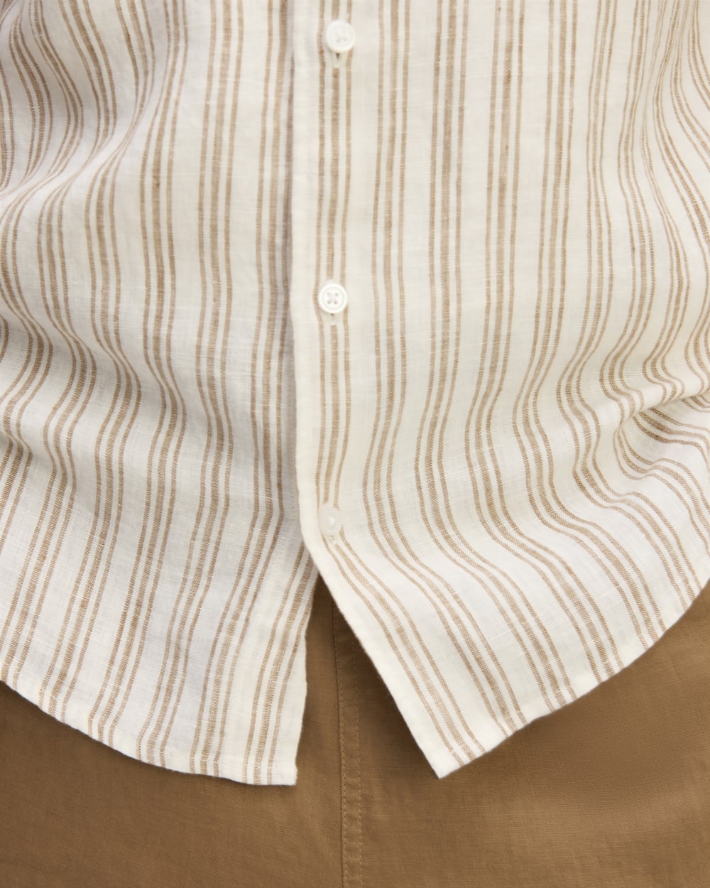 The Classic Short-Sleeve Shirt in Linen | Bone / Toasted Coconut - Image 5