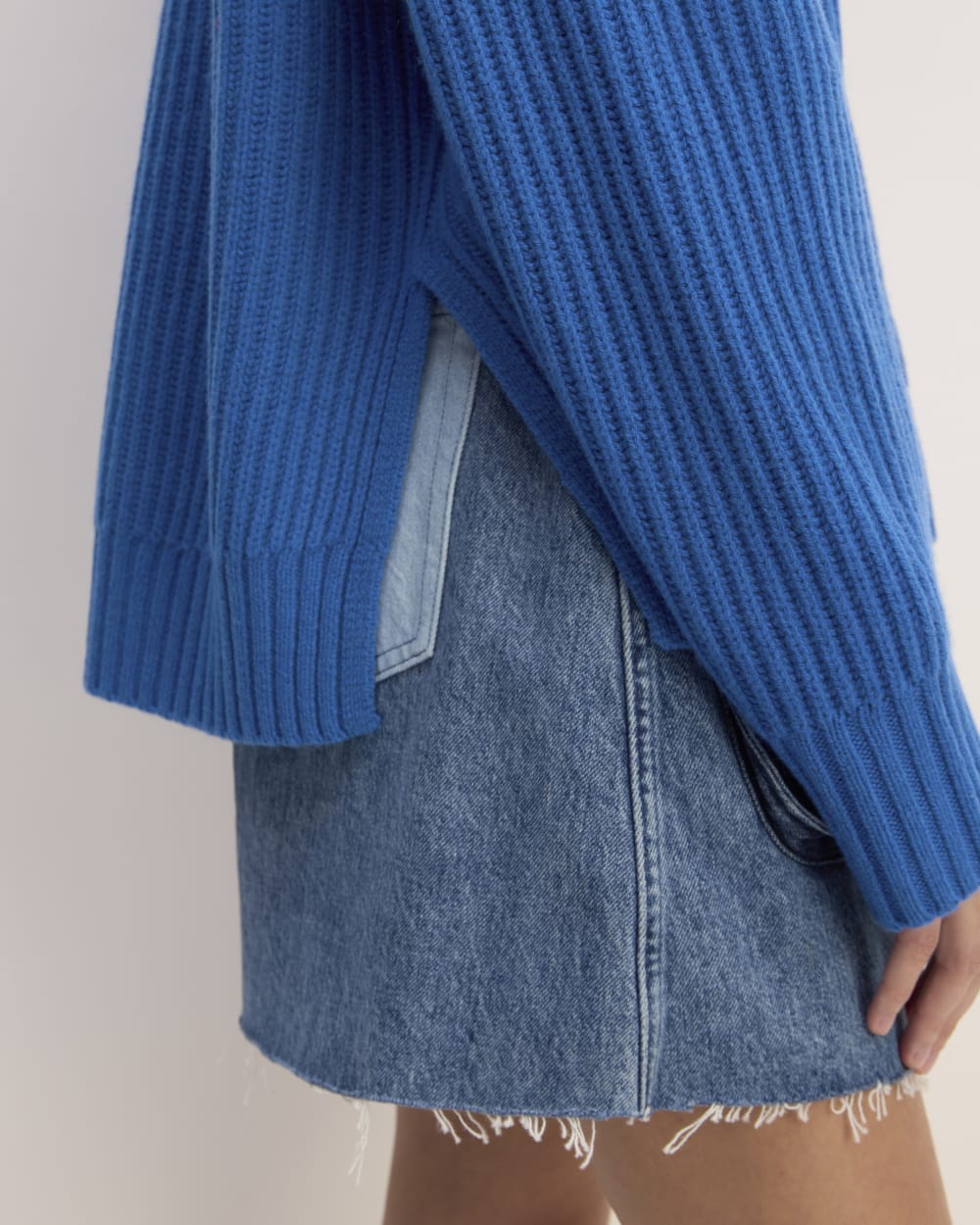 The Everlane x Marques' Almeida Oversized Cashmere Crew | Lapis Blue - Image 5