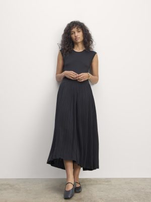 The Knit Pleated Dress | Black