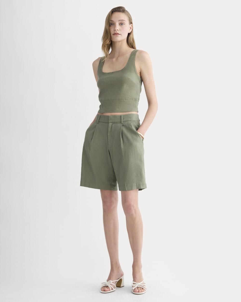 The Pleated Short in Stretch Linen | Lichen Green