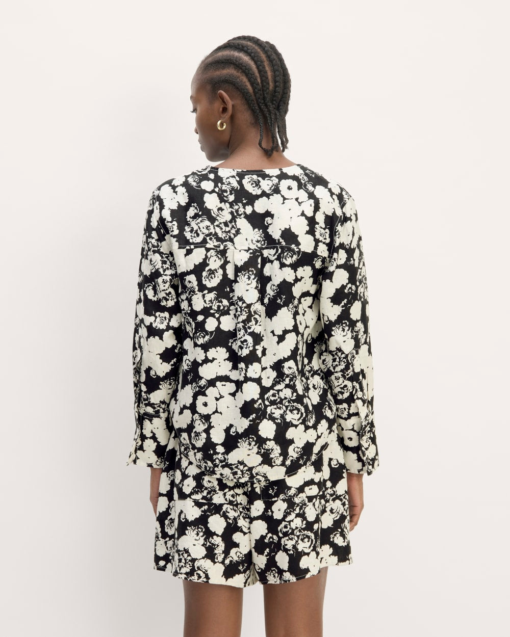 The Popover Shirt in Linen | Black / Bone Floral - Image 6