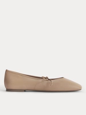 Leather Keyhole Flat | Blush Tan