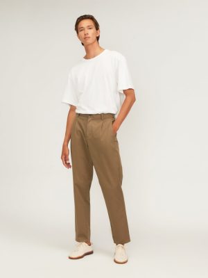 The Pleated Air Chino | Toasted Coconut