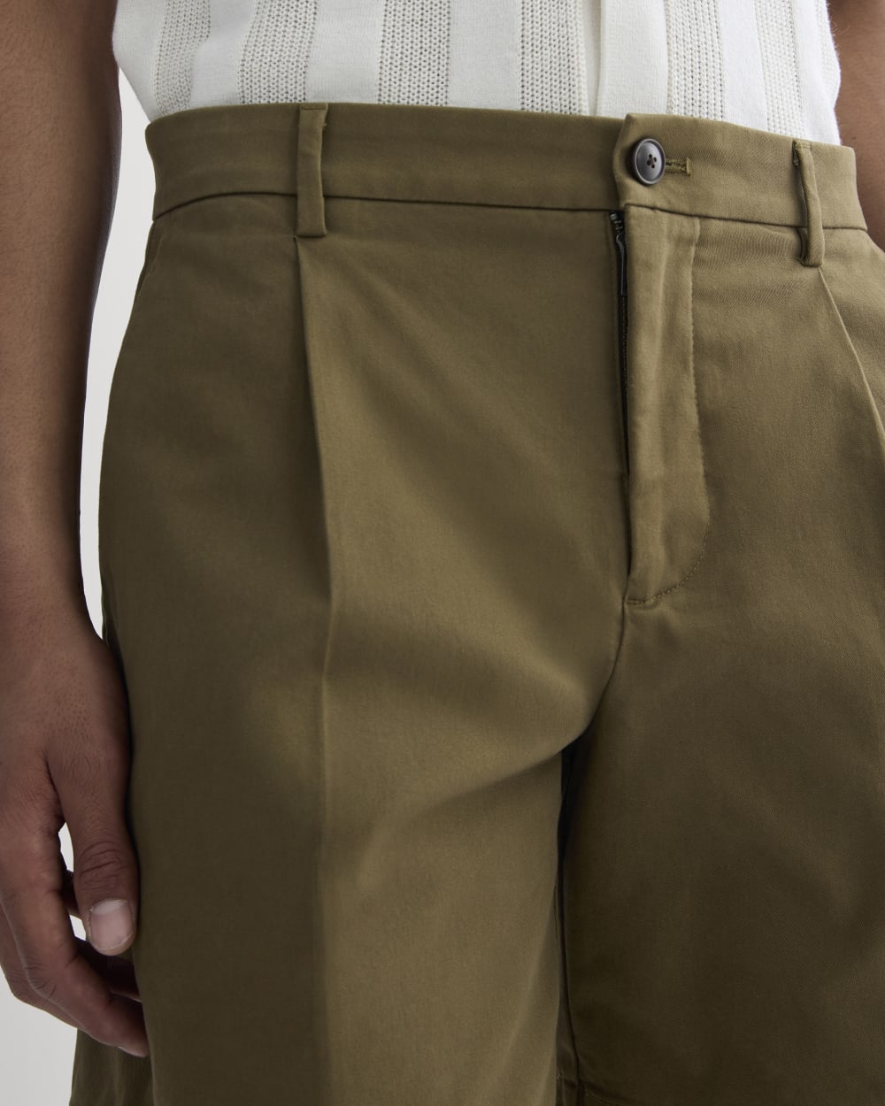 The Transit Chino Short | Olive - Image 4