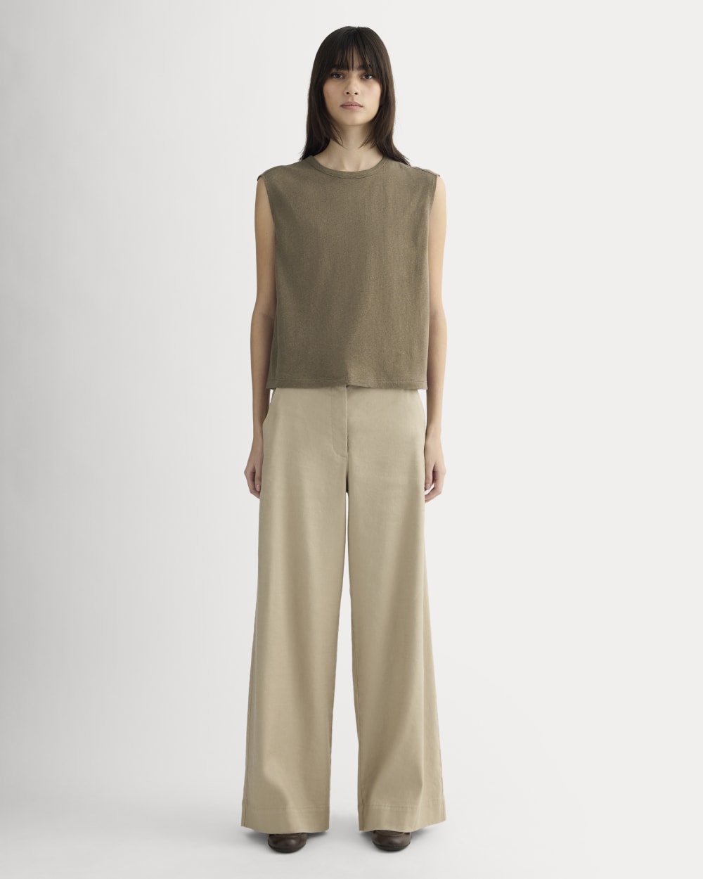 The Muscle Tee in Cotton Linen | Deep Taupe - Image 3