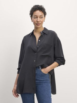 The Boyfriend Shirt in Washable Silk | Black