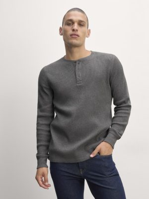 The Waffle Long-Sleeve Henley | Heathered Charcoal