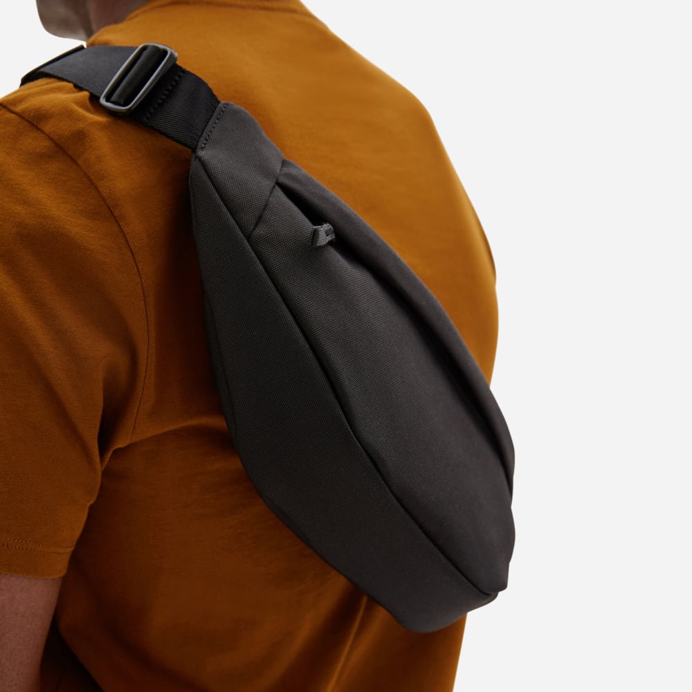 The Renew Transit Fanny Pack | Black - Image 4