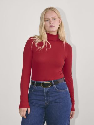 The Luxe Rib Turtleneck | Berry Red