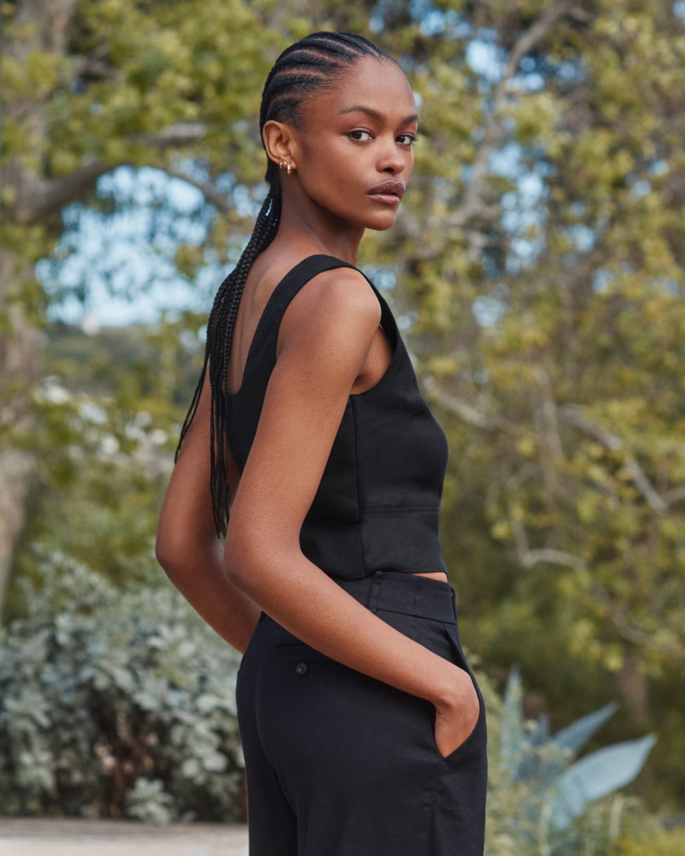 The Square Tank in Stretch Linen | Black - Image 7