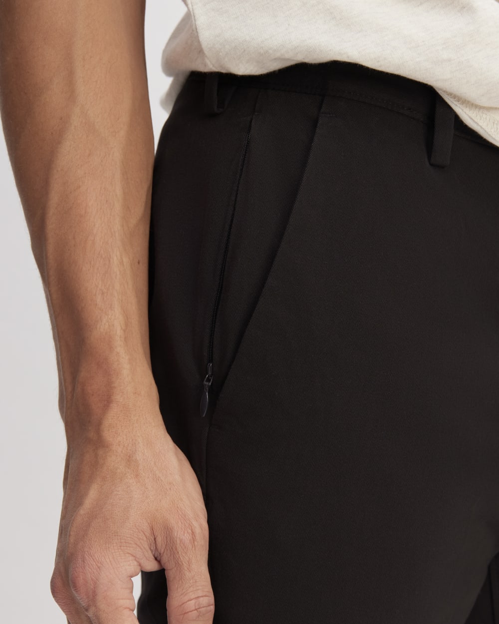 The Performance Traveler Chino | Black - Image 5