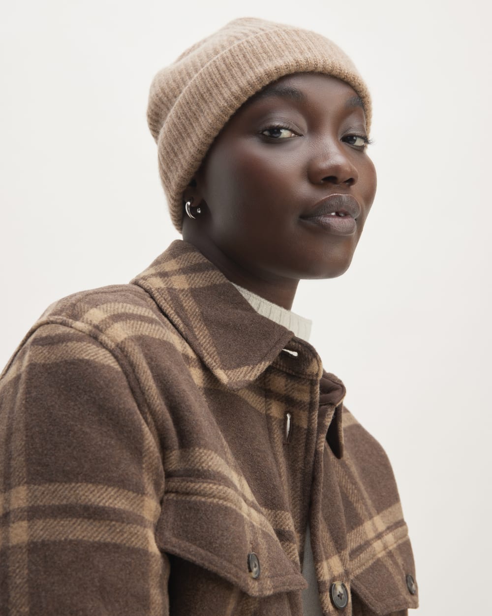 The Cashmere Fine Rib Beanie | Heathered Woodsmoke