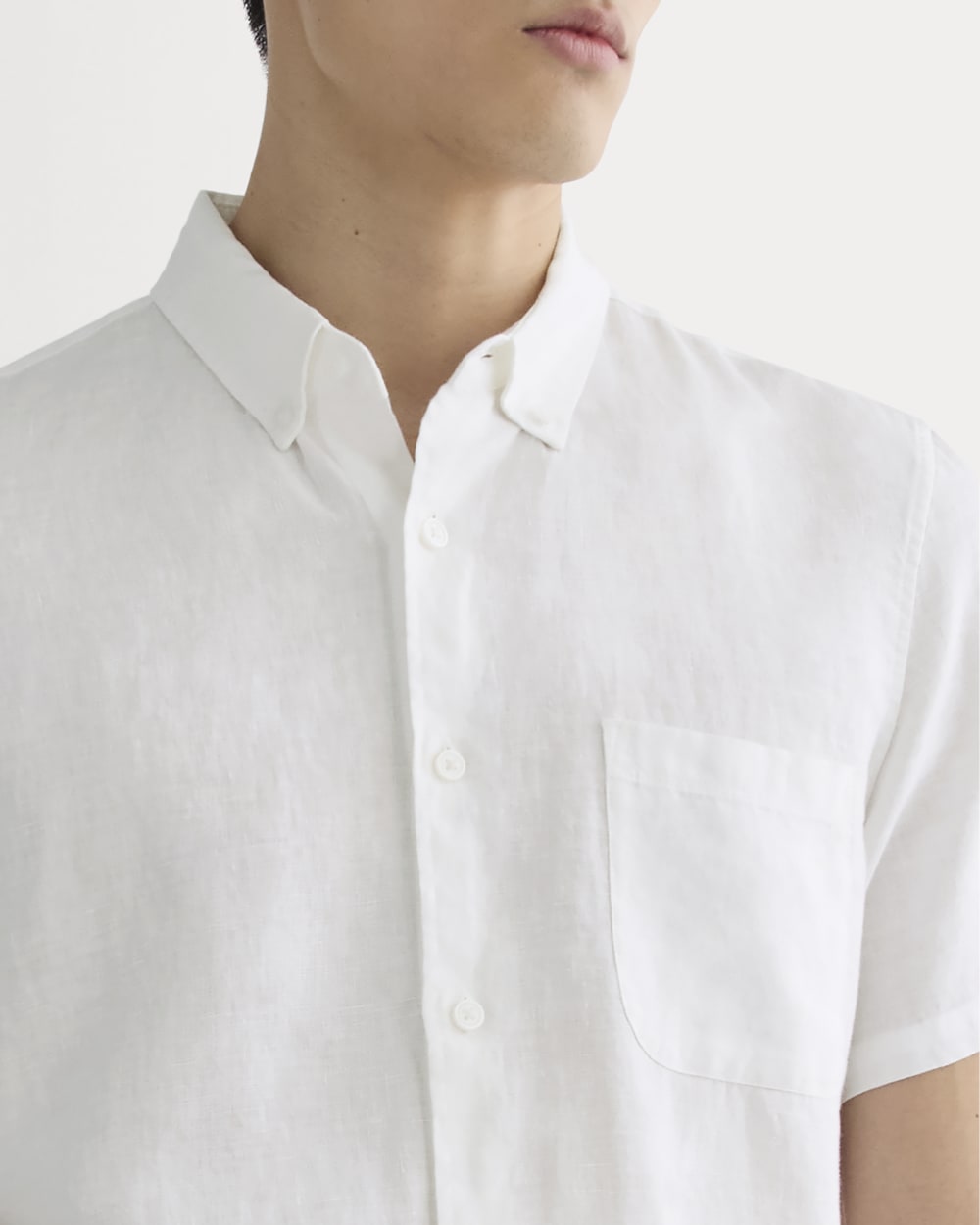 The Classic Short-Sleeve Shirt in Linen | White - Image 4