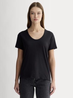 The Air Scoop-Neck Tee | Black