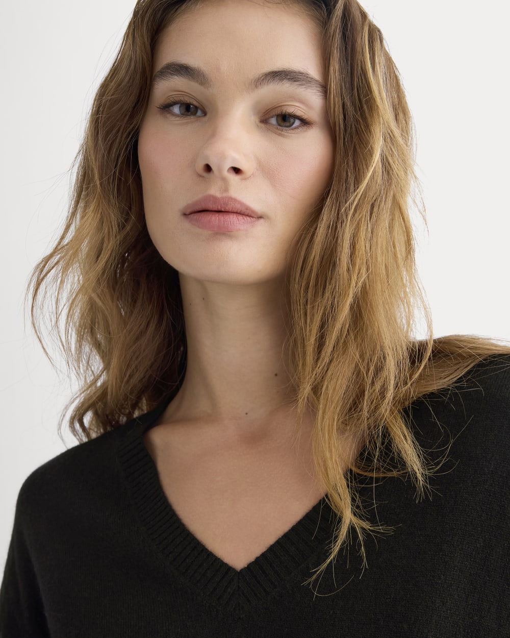 The Classic V in Cashmere | Black - Image 4