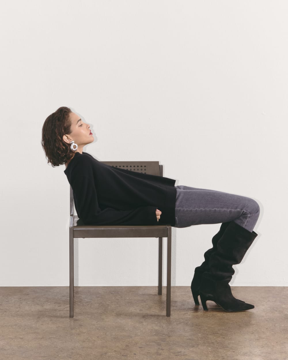 The Classic V in Cashmere | Black - Image 7