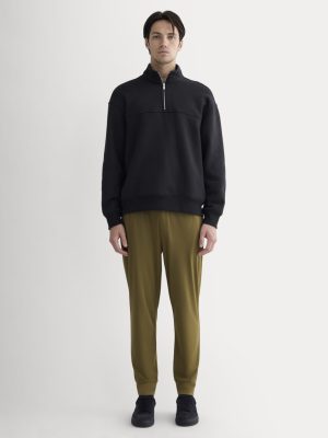 The Off-Duty Tech Jogger | Olive