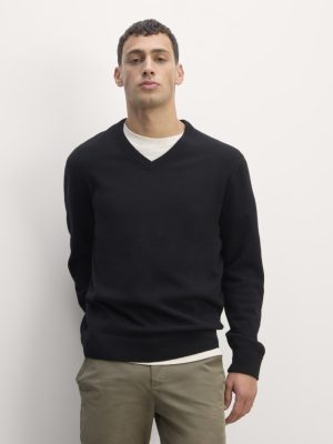 The Cashmere V-Neck Sweater | Black