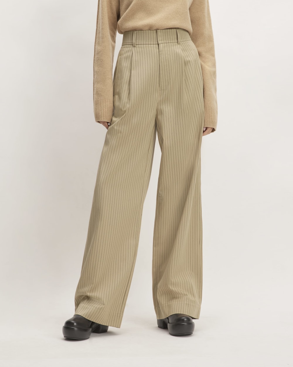 The Draper Pleated Pant in Buttersmooth | Cornstalk / Black | 30 Inseam - Image 3