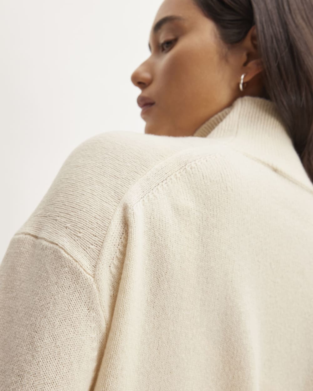 The Cashmere Oversized Turtleneck | Bone - Image 5