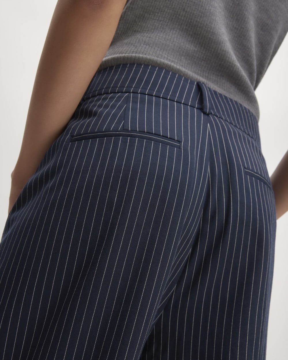 The Draper Pleated Pant in Buttersmooth | Navy / Bone | 32 Inseam - Image 5