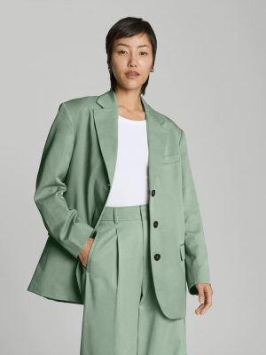 The '80s Blazer | Lily Pad