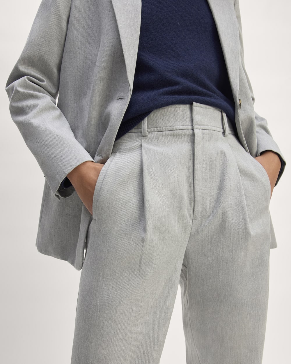 The Draper Pleated Pant in Buttersmooth | Heather Steel | 30 Inseam - Image 4