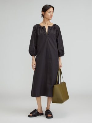 The Raglan Sleeve Poplin Dress | Black