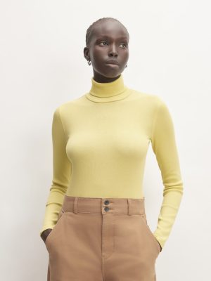 The Luxe Rib Turtleneck | Raffia