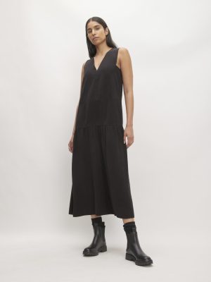 The TENCEL? V-Neck Dress | Black