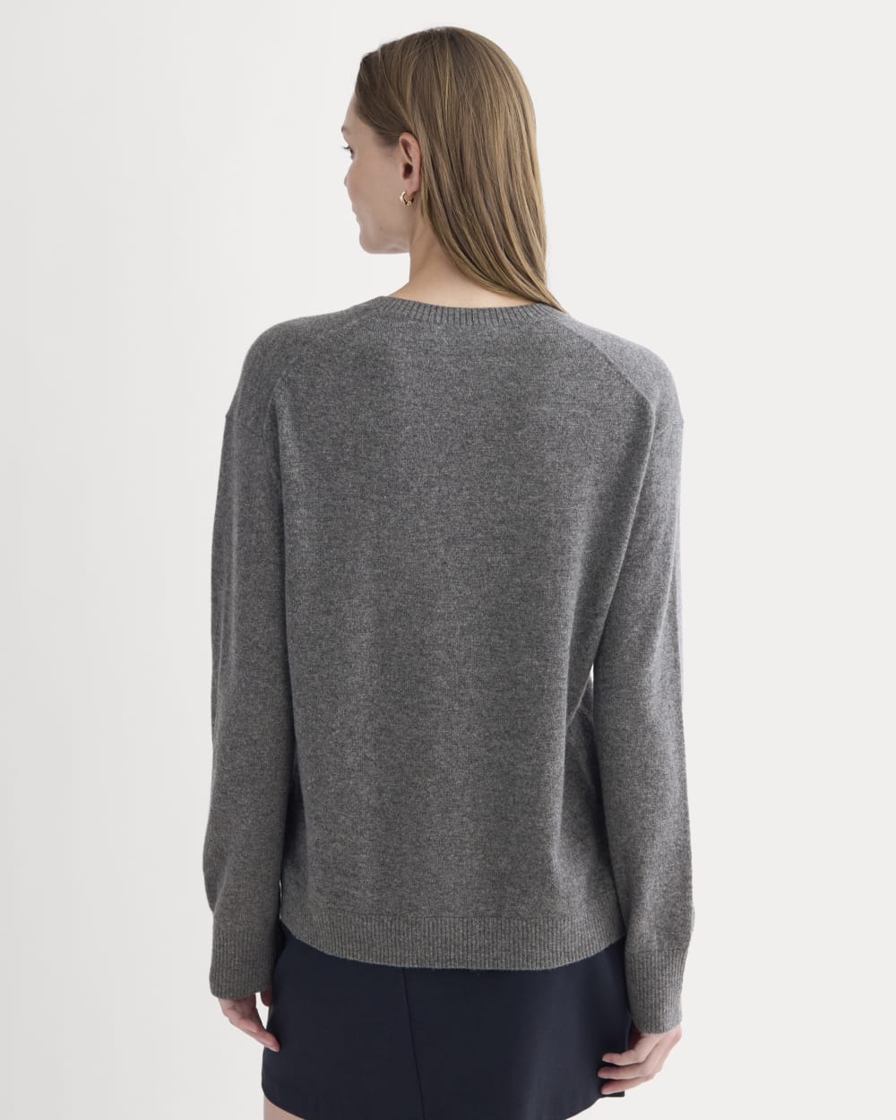 The Classic V in Cashmere | Heather Charcoal - Image 5