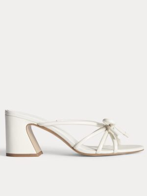 The Bow Heel | Canvas