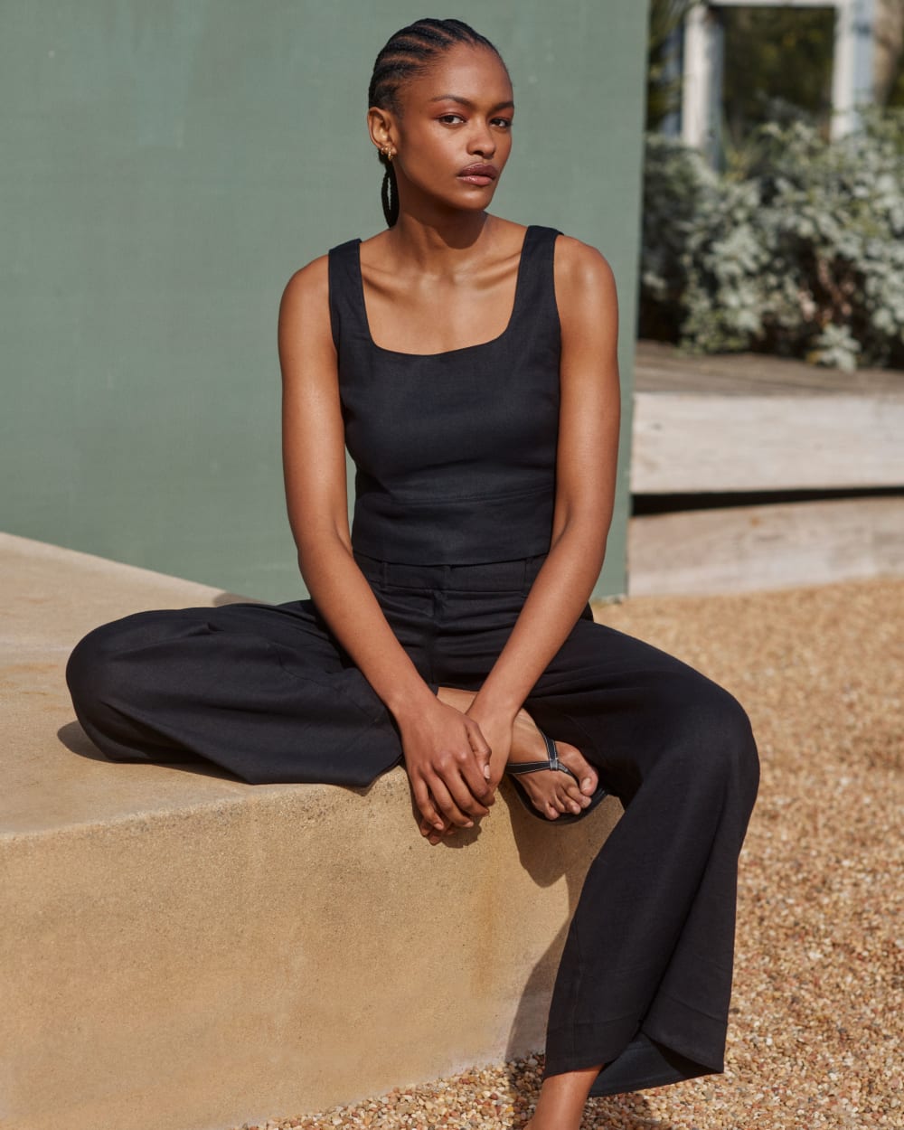 The Square Tank in Stretch Linen | Black - Image 8